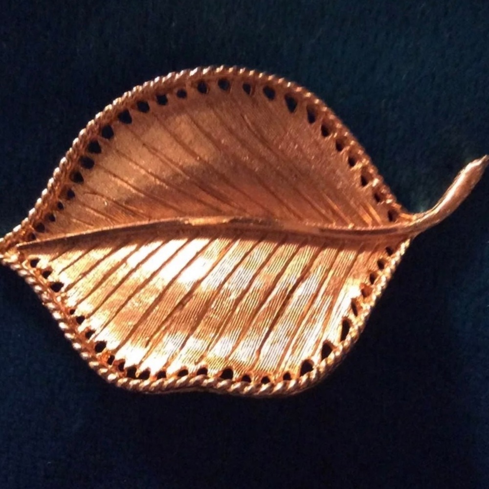 Vintage BSK lily pad brooch 1950s
